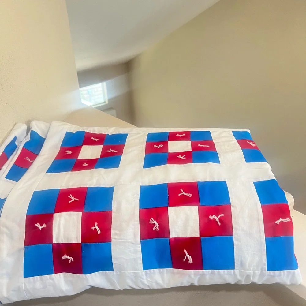 VNTG Handmade Cotton Red White Blue Colorful King Size Quilt Top  91 x 75‎